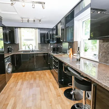 Apartment Flat 2, Omega Court *