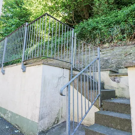 Flat 2, Omega Court Apartmán