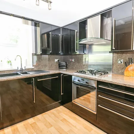Flat 2, Omega Court 화이트헤이븐